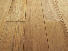 写真：ミャンマー・チーク　無垢フローリング