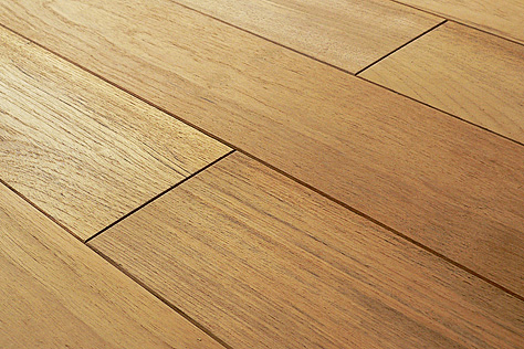 写真：ミャンマー・チーク　無垢フローリング（床暖房対応）