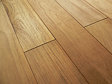 写真：ミャンマー・チーク　無垢フローリング