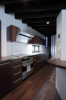 ブラウン ウォールナット　床暖房対応　無垢フローリング　施工写真