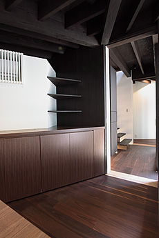 ブラウン ウォールナット　床暖房対応　無垢フローリング　施工写真