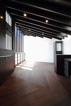 ブラウン ウォールナット 無垢フローリング 施工写真