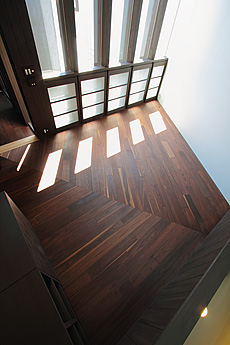 ブラウン ウォールナット　床暖房対応　無垢フローリング　施工写真