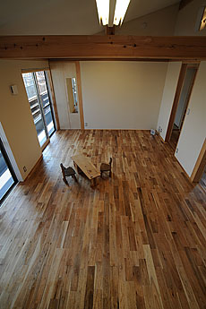 鬼くるみ（ウォールナット） 無垢フローリング　施工写真