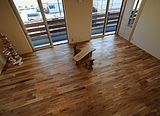 鬼くるみ（ウォールナット） 無垢フローリング　施工写真