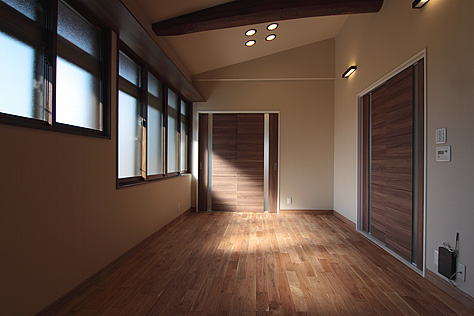 鬼くるみ（ウォールナット） 無垢フローリング　施工写真