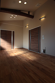 鬼くるみ（ウォールナット） 無垢フローリング　施工写真