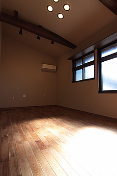 鬼くるみ（ウォールナット） 無垢フローリング　施工写真