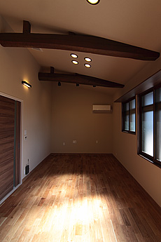 鬼くるみ（ウォールナット） 無垢フローリング　施工写真