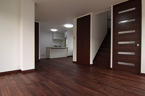 滋賀県草津市 S様邸 ブラックウォールナット 無垢フローリング施工写真