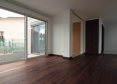 ブラックウォールナット　無垢フローリング　施工写真