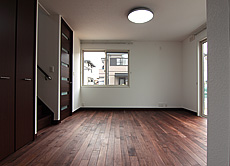 ブラックウォールナット　無垢フローリング　施工写真