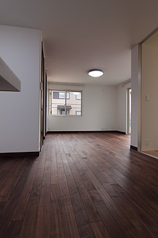 ブラックウォールナット　無垢フローリング　施工写真