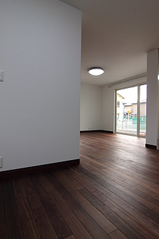 ブラックウォールナット　無垢フローリング　施工写真