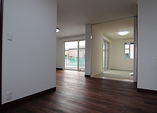 ブラックウォールナット　無垢フローリング　施工写真