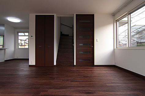 滋賀県草津市 S様邸 ブラックウォールナット 無垢フローリング施工写真