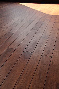 鬼くるみ（ウォールナット） 無垢フローリング　施工写真