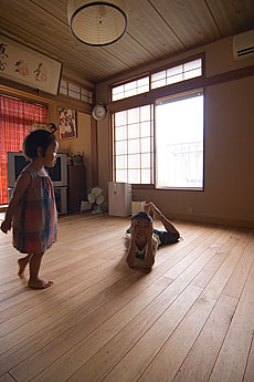 鬼くるみ（ウォールナット） 無垢フローリング 施工写真