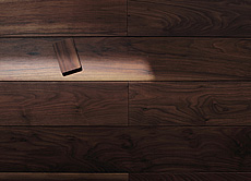 ブラックウォールナット　無垢フローリング　施工写真