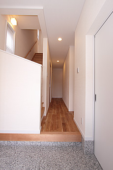 鬼くるみ（ウォールナット） 無垢フローリング　施工写真