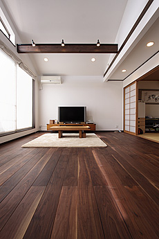 ブラックウォールナット　無垢フローリング　施工写真
