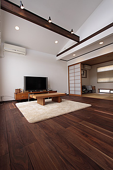 ブラックウォールナット　無垢フローリング　施工写真