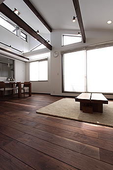 ブラックウォールナット　無垢フローリング　施工写真