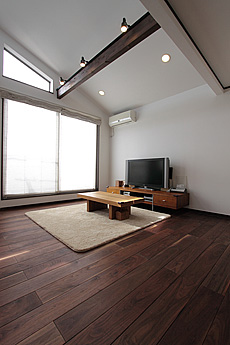 ブラックウォールナット　無垢フローリング　施工写真