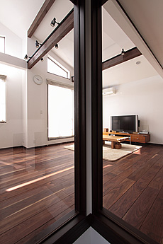 ブラックウォールナット　無垢フローリング　施工写真