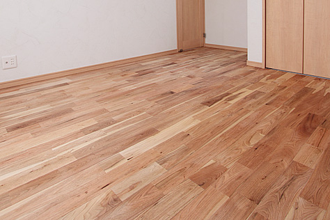 鬼くるみ（ウォールナット） 無垢フローリング　施工写真