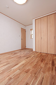 鬼くるみ（ウォールナット） 無垢フローリング　施工写真