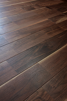 ブラックウォールナット　無垢フローリング　施工写真