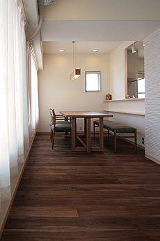 ブラックウォールナット　無垢フローリング　施工写真