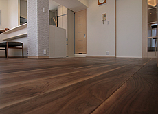 ブラックウォールナット　無垢フローリング　施工写真