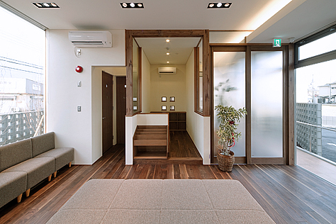 ブラックウォールナット　無垢フローリング　施工写真