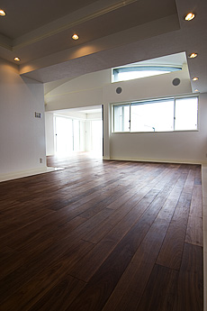 ブラックウォールナット　無垢フローリング　施工写真