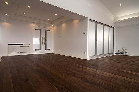 大阪府箕面市 K様邸 ブラックウォールナット 無垢フローリング施工写真