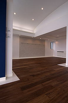 ブラックウォールナット　無垢フローリング　施工写真