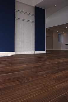 ブラックウォールナット　無垢フローリング　施工写真