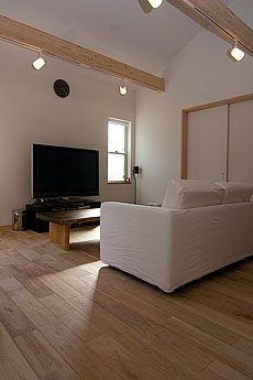 鬼くるみ（ウォールナット） 無垢フローリング　施工写真