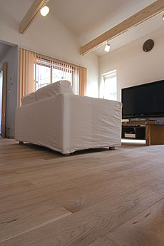 鬼くるみ（ウォールナット） 無垢フローリング　施工写真