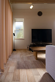 鬼くるみ（ウォールナット） 無垢フローリング　施工写真