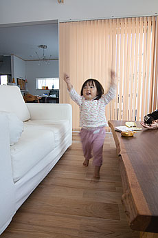 鬼くるみ（ウォールナット） 無垢フローリング 施工写真