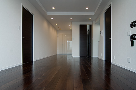 ブラックウォールナット　床暖房対応　無垢フローリング　施工写真