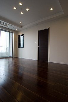 ブラックウォールナット　床暖房対応　無垢フローリング　施工写真