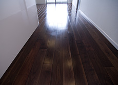 ブラックウォールナット　床暖房対応　無垢フローリング　施工写真