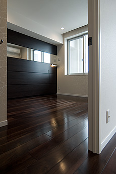 ブラックウォールナット　床暖房対応　無垢フローリング　施工写真