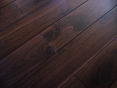 写真:ブラックウォールナット 床暖房対応無垢フローリング