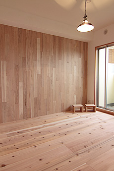 国産　鬼胡桃（くるみ）　無垢フローリング　施工写真