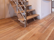 国産 鬼胡桃（くるみ） 無垢フローリング 施工写真